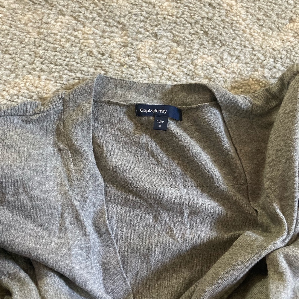 Gap Maternity Cardigan - Picture 2 of 2